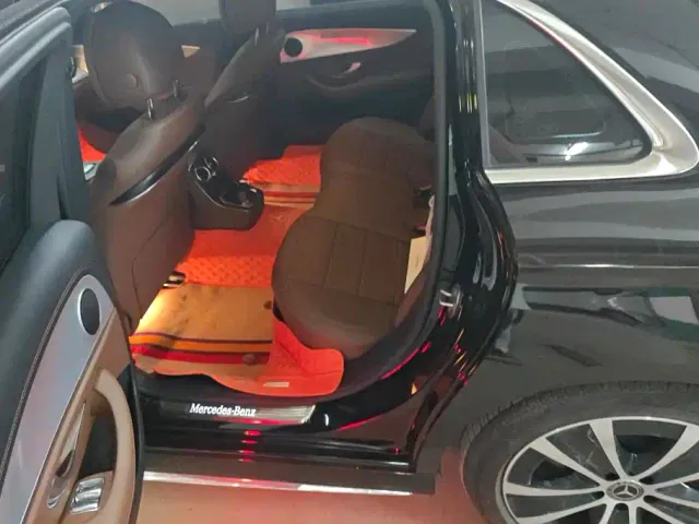 Mercedes-Benz E-Class — Фото автомобиля 11