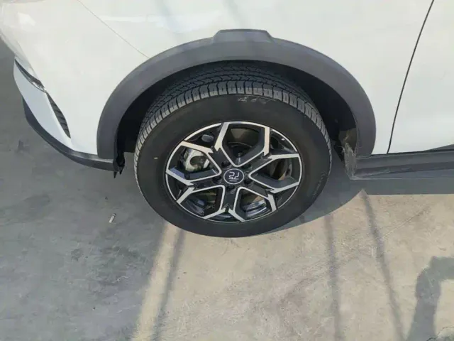 BYD Yuan Pro — Фото автомобиля 22