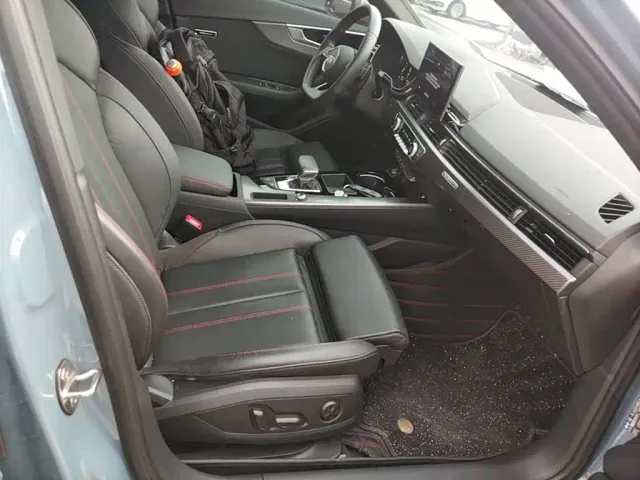 Audi A4L — Фото автомобиля 24