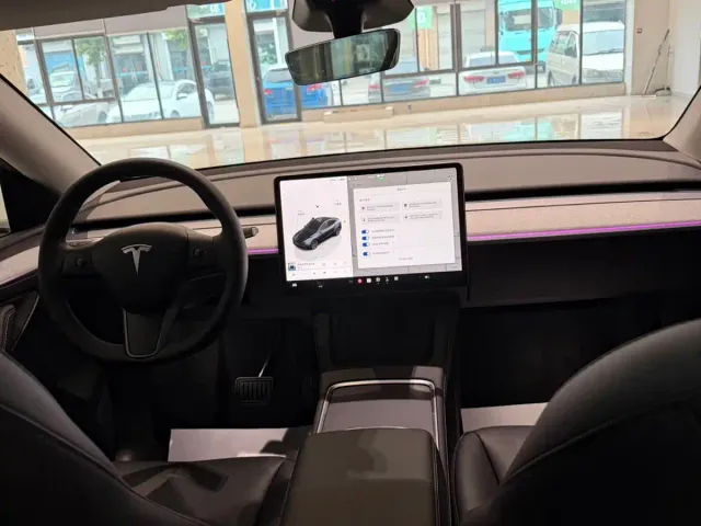 Tesla Model Y — Фото автомобиля 6
