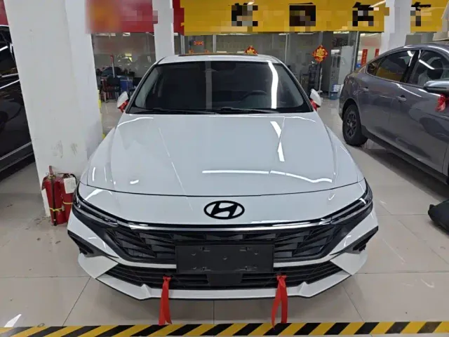 Hyundai Elantra — Фото автомобиля 2