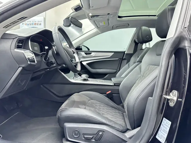 Audi A7L — Фото автомобиля 10