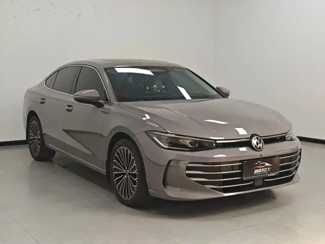 Volkswagen Passat — Фото автомобиля 3
