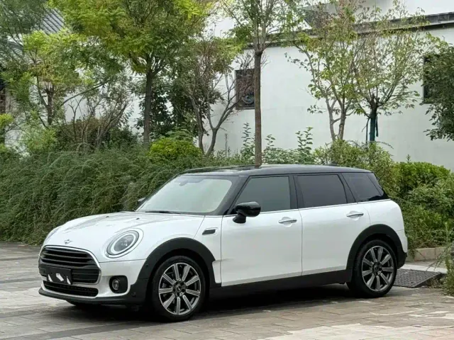 Фотография автомобиля — MINI Clubman