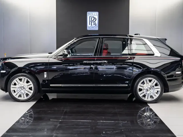 Rolls-Royce Cullinan — Фото автомобиля 13