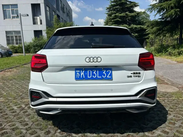 Audi Q2L — Фото автомобиля 5