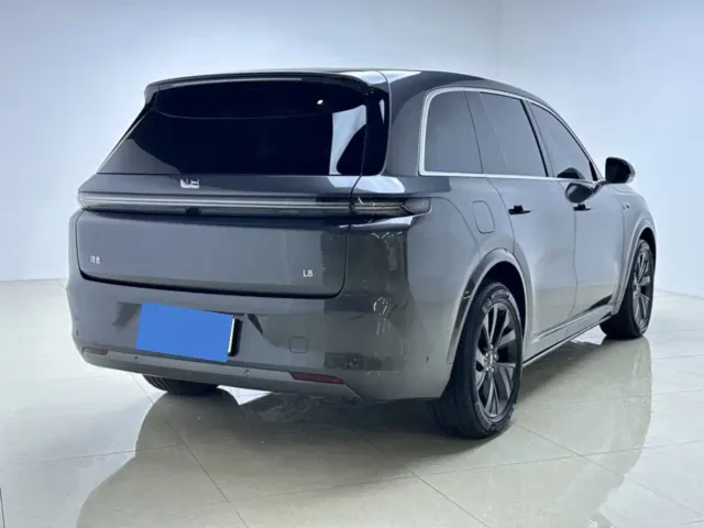 Li Auto L8 — Фото автомобиля 7