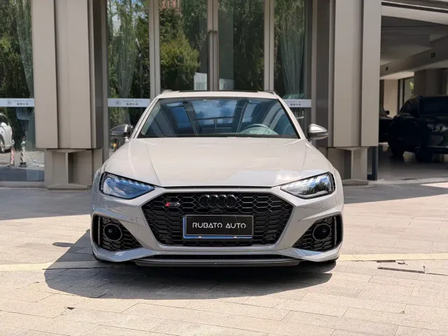 Audi RS 4 — Фото автомобиля 4
