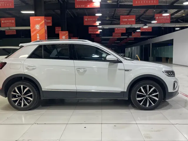 Volkswagen T-Roc — Фото автомобиля 4