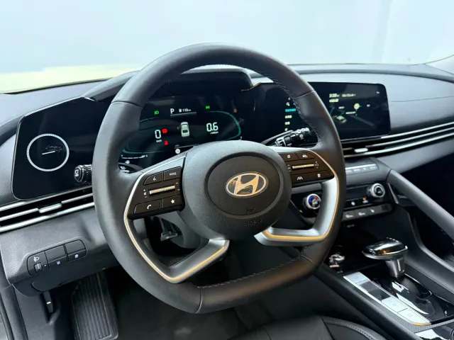 Hyundai Elantra — Фото автомобиля 7