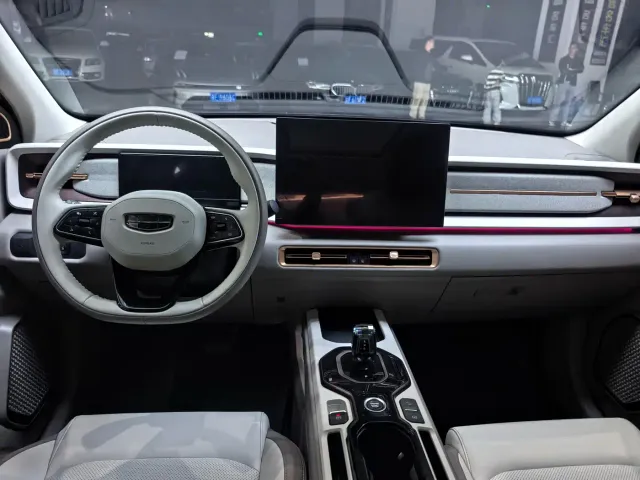 Geely ICON — Фото автомобиля 9
