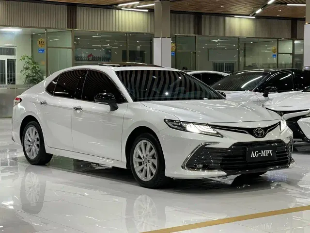 Toyota Camry 2021 2.0G Luxury Edition — Фото автомобиля 3