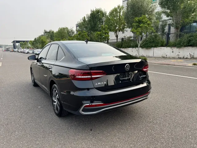 Volkswagen Lavida — Фото автомобиля 5