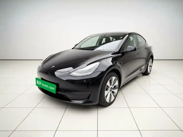 Фотография автомобиля — Tesla Model Y