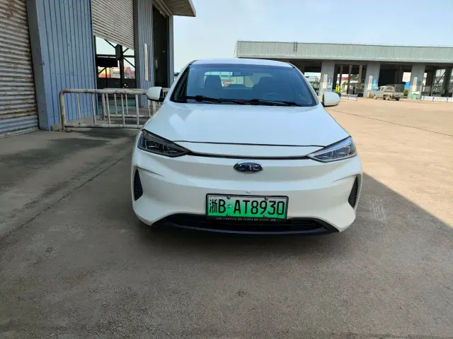 JAC Motors iEVA50 — Фото автомобиля 2