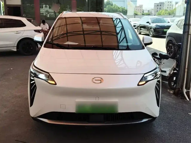 GAC Aion Y — Фото автомобиля 2