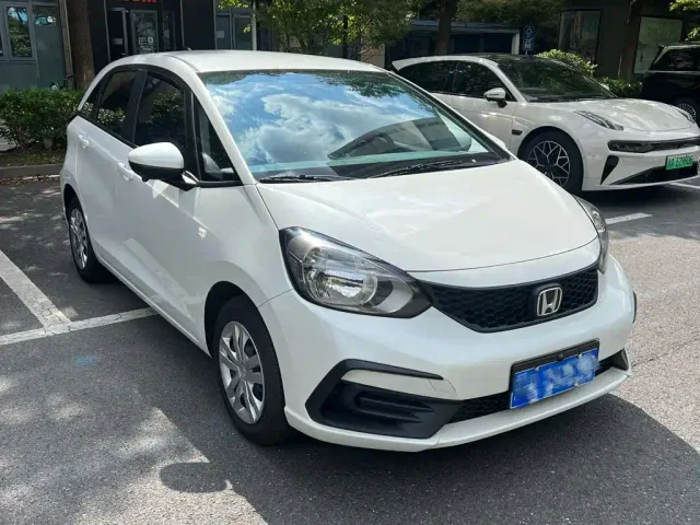 Honda Fit — Фото автомобиля 3