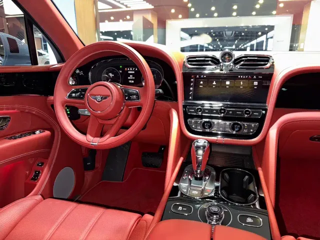 Bentley Bentayga — Фото автомобиля 17