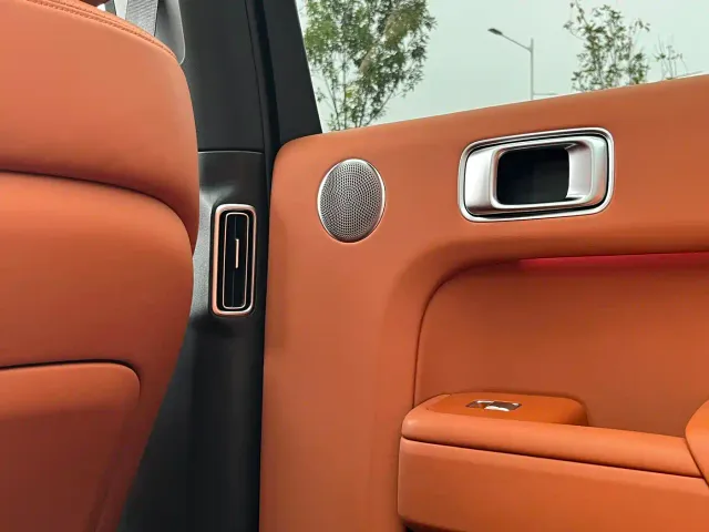 Li Auto L7 — Фото автомобиля 17