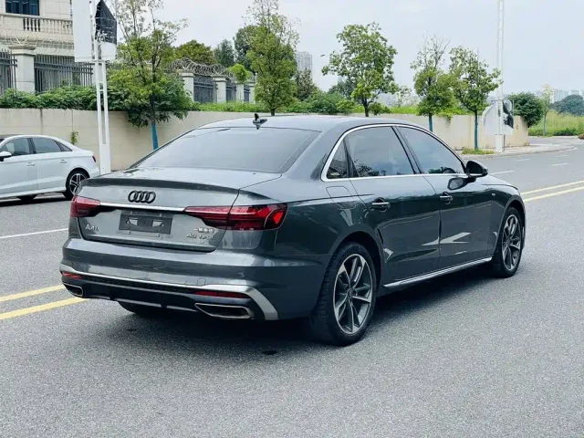 Audi A4L — Фото автомобиля 7
