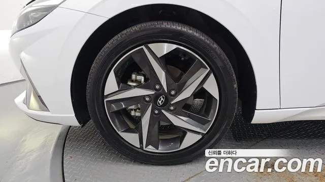 Hyundai Avante — Фото автомобиля 5
