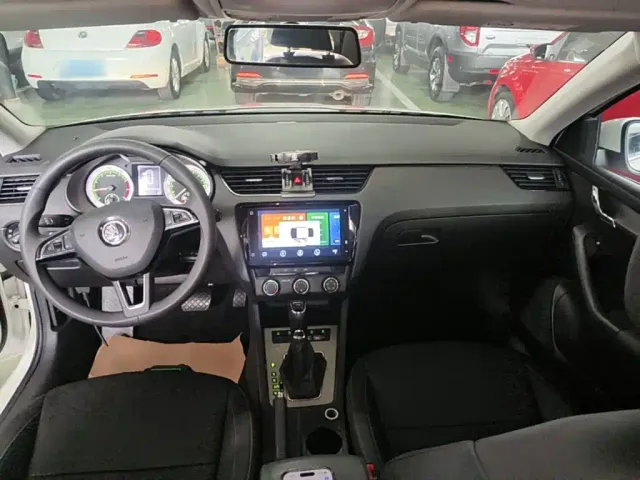 Skoda Octavia — Фото автомобиля 9