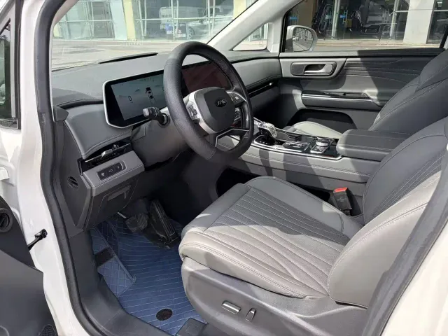 JAC Refine RF8 PHEV — Фото автомобиля 11