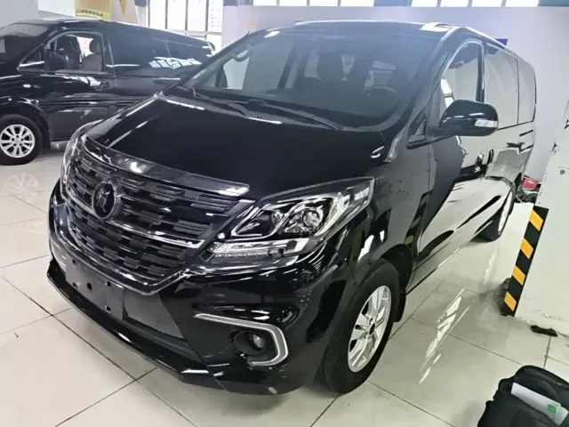 Фотография автомобиля — Forthing Fengxing M7