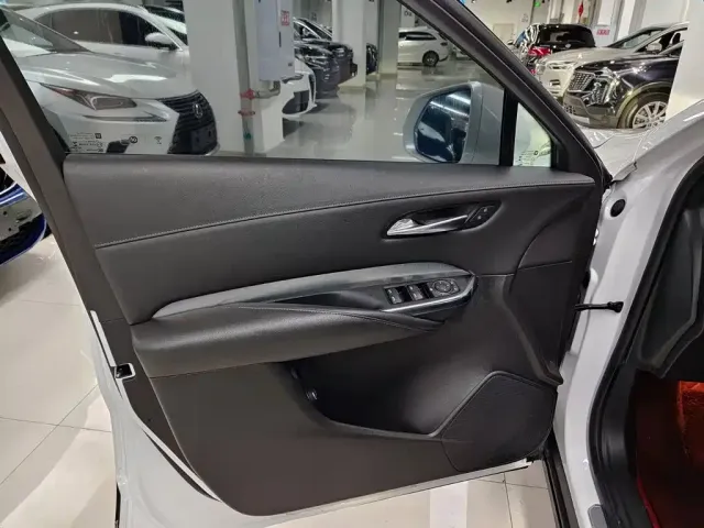Cadillac XT4 — Фото автомобиля 6