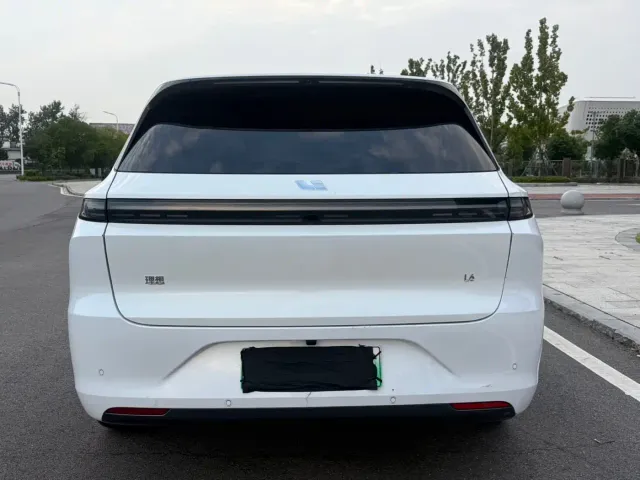 Li Auto L6 — Фото автомобиля 5