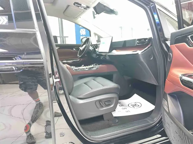 GAC Trumpchi E8 — Фото автомобиля 14