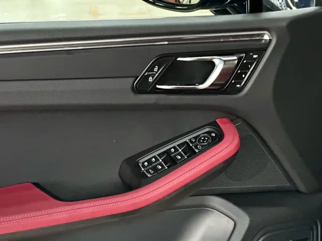 Porsche Macan — Фото автомобиля 16