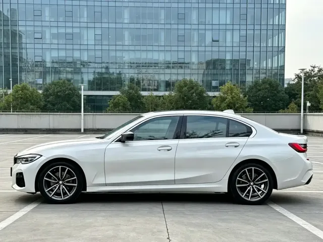 BMW BMW 3 Series 2022 320Li M Sport Package — Фото автомобиля 13