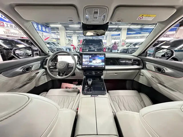 GAC Trumpchi GS8 — Фото автомобиля 10