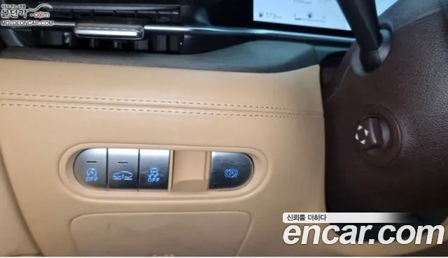 Genesis G90 Бензин 3.5 турбо AWD — Фото автомобиля 16