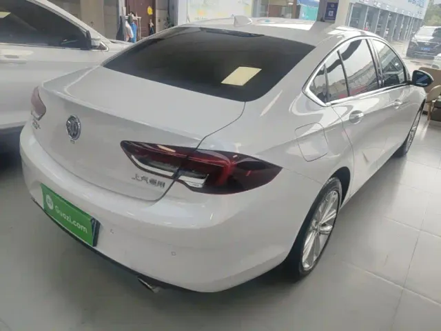 Buick Regal — Фото автомобиля 6