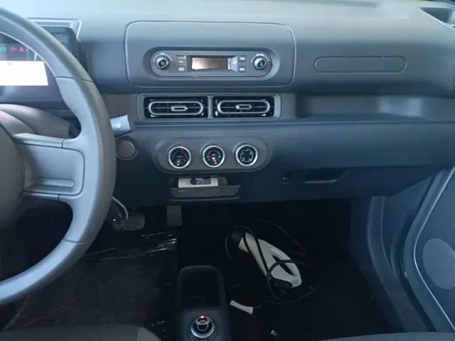 Wuling Zhiguang NEV — Фото автомобиля 12