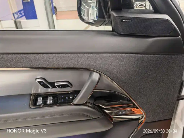 Land Rover Range Rover Sport — Фото автомобиля 5