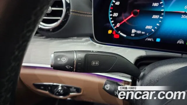 Mercedes-Benz E-Class W213 — Фото автомобиля 29
