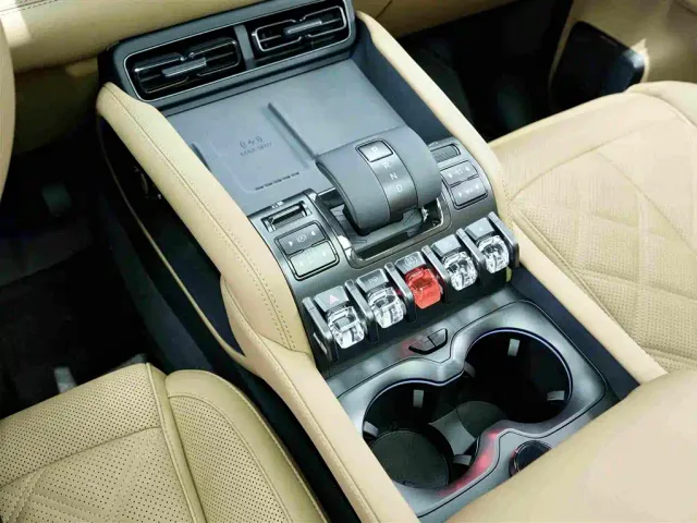 BYD FangChengBao Leopard 5 — Фото автомобиля 10