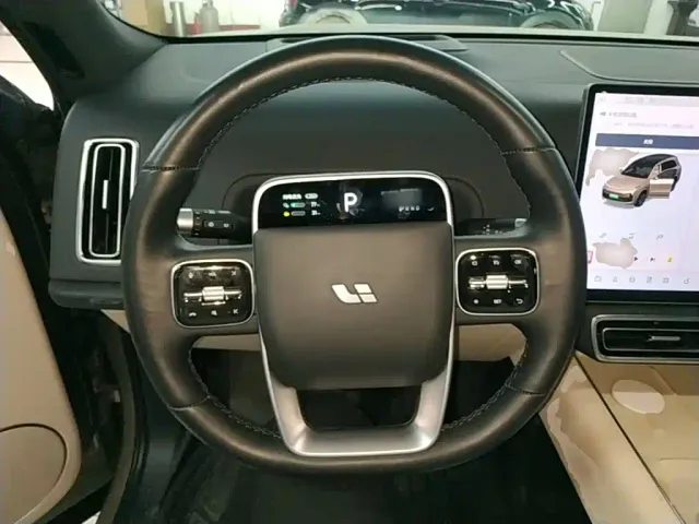 Li Auto L8 — Фото автомобиля 10