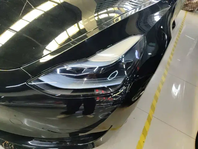 Tesla Model 3 — Фото автомобиля 23