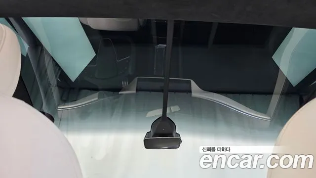 Tesla Model X — Фото автомобиля 17