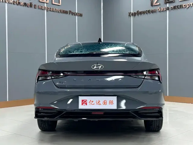 Hyundai Elantra — Фото автомобиля 5