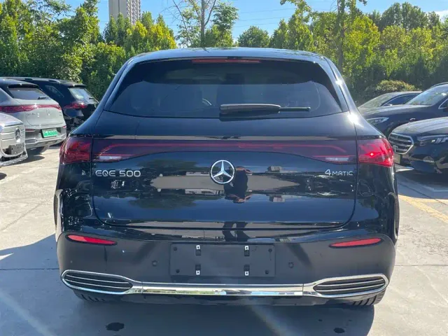 Mercedes-Benz EQE SUV — Фото автомобиля 4