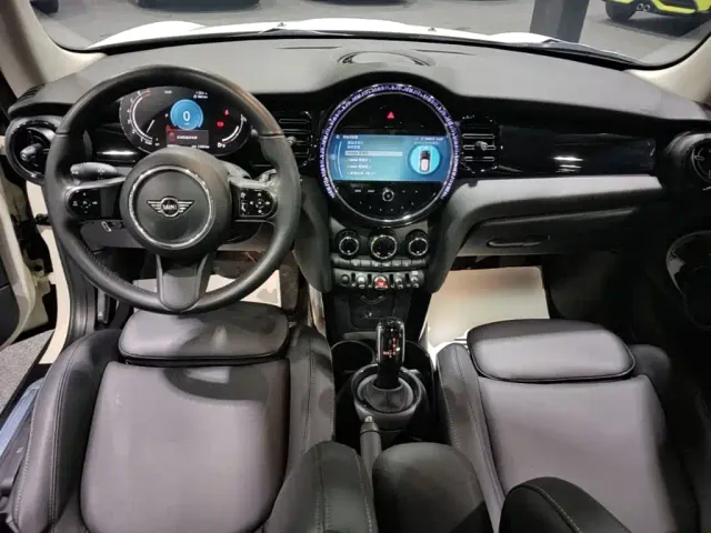 MINI Hatch — Фото автомобиля 9