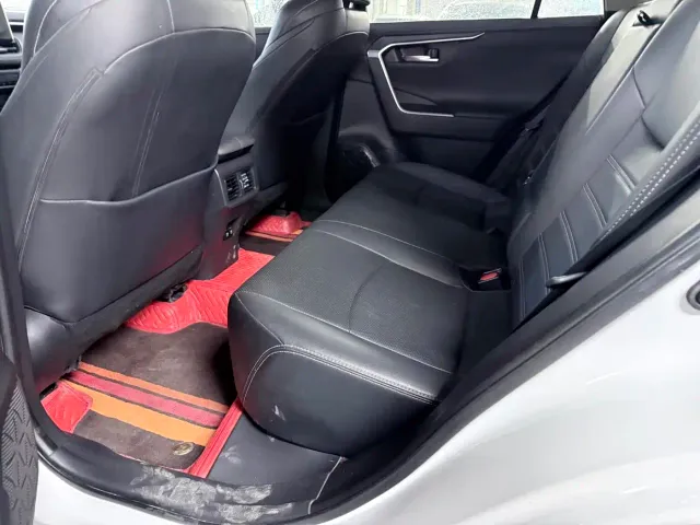 Toyota Wildlander — Фото автомобиля 15
