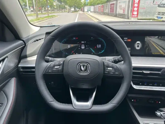 Changan CS35 Plus — Фото автомобиля 15