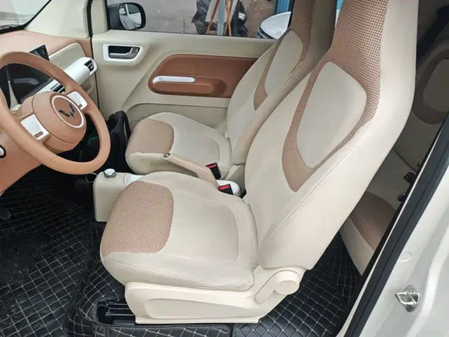 Wuling Hongguang Mini EV — Фото автомобиля 14
