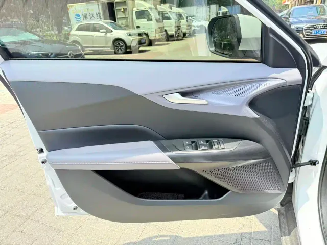 Changan Qiyuan A05 — Фото автомобиля 13